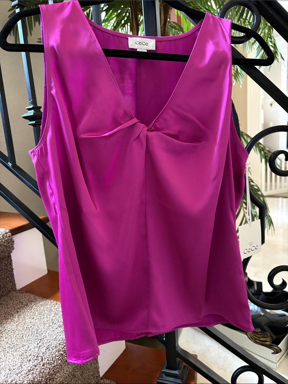 CeCe Women's Fuchsia V-Neck Sleeveless Satin Blouse